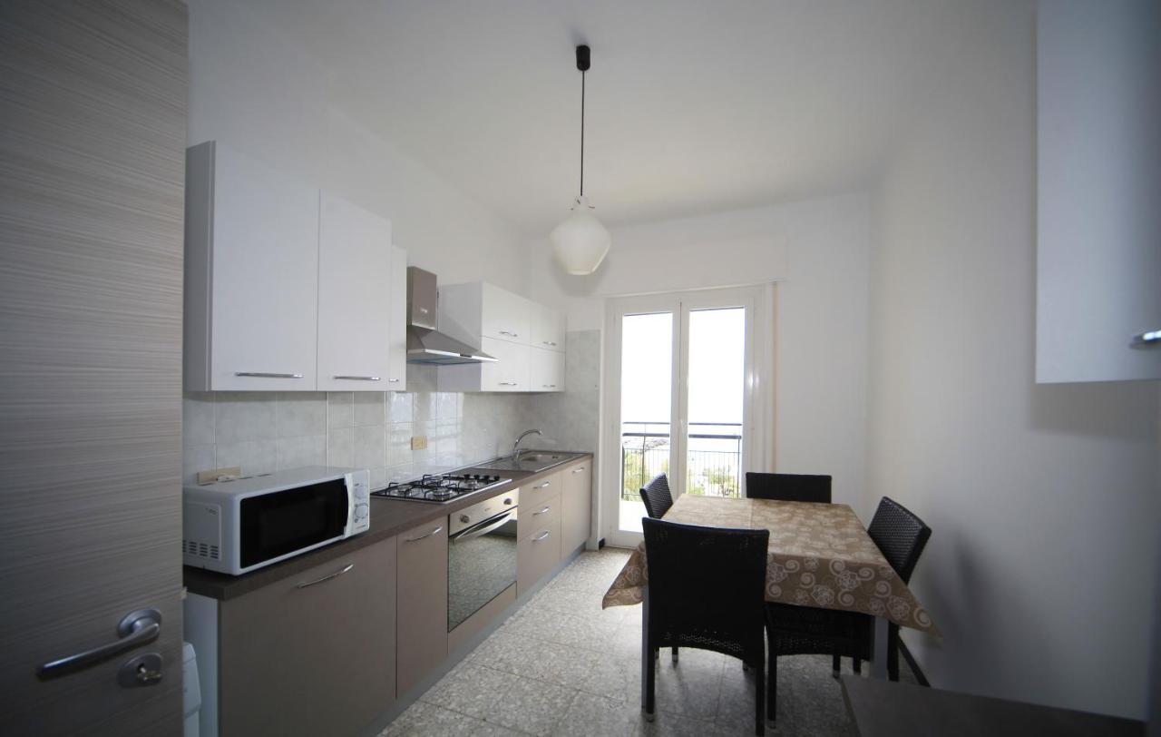 Appartamento Frontemare Marina dʼMarina dʼAndora Exterior foto